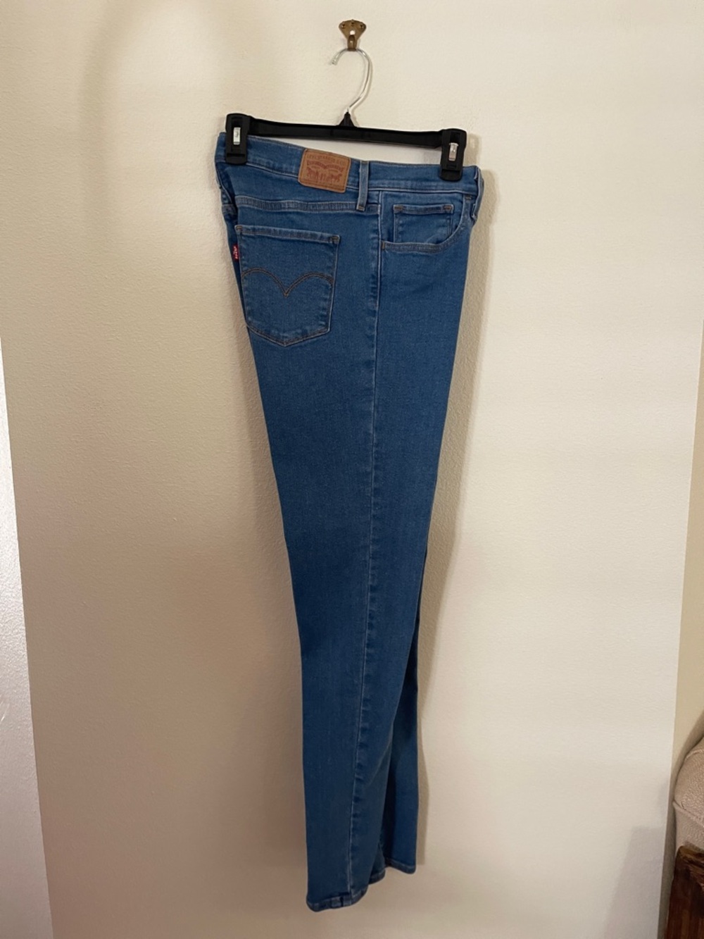 Levi's Women's Medium Blue Skinny Jeans